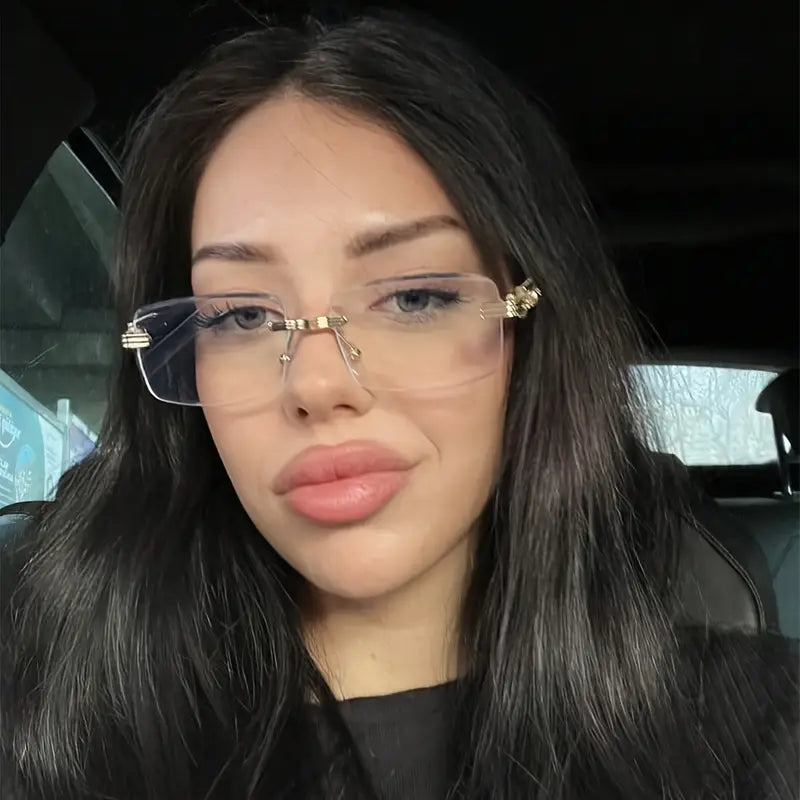 Tina B.